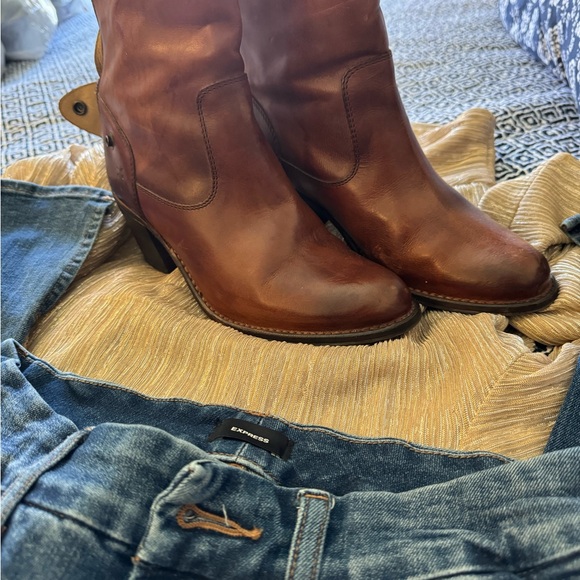 frye leather boots - Picture 2 of 12